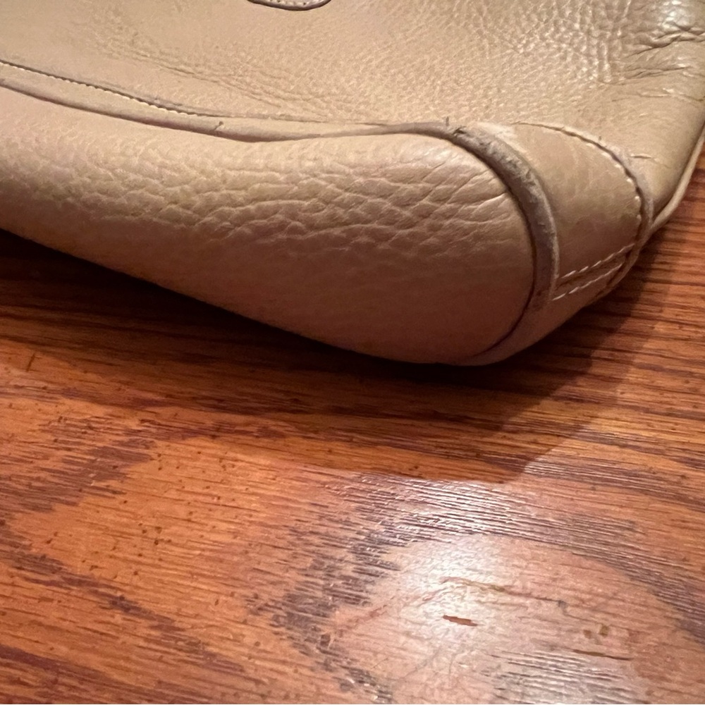 Gucci Crossbody - Picture 8 of 16